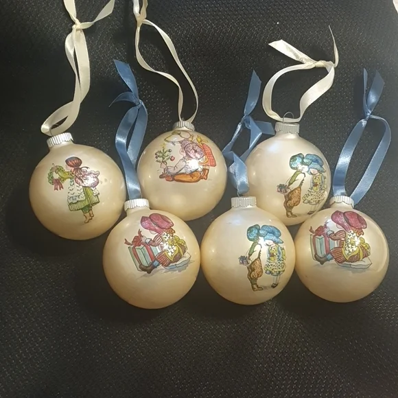 Holly Hobby glass ornaments - Picture 2 of 3